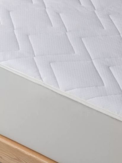 Temperature Regulating Mattress Protector